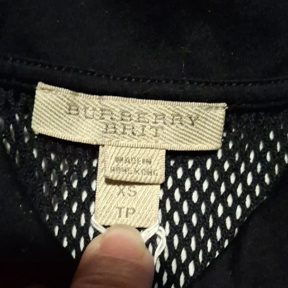 Burberry chic black